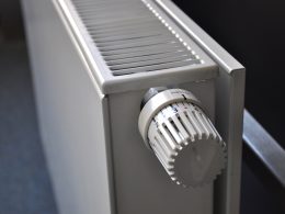 Riscaldamento misto pavimento radiatori